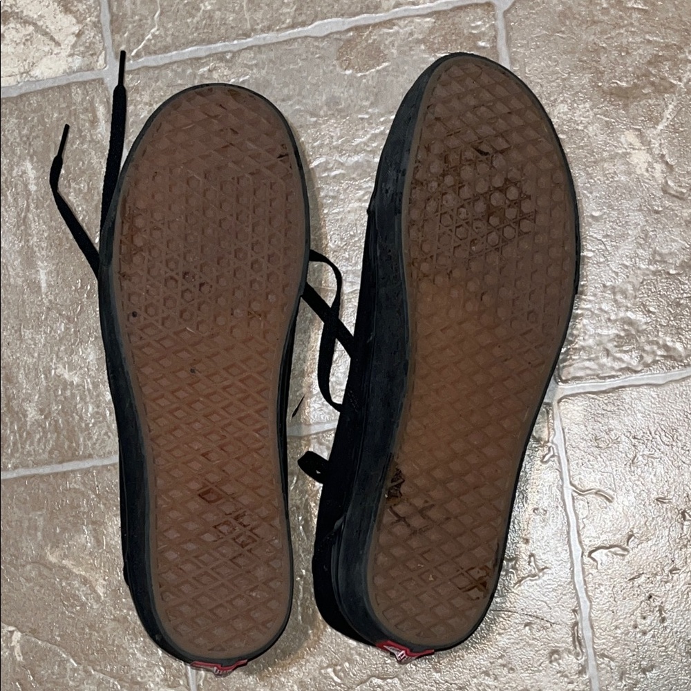 Vans Men's Classic Black Sneakers - Picture 7 of 8